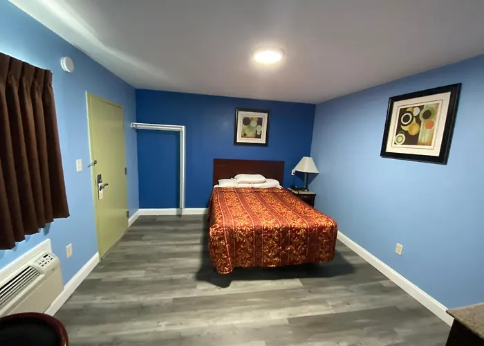 Red Carpet Inn & Suites Wrightstown