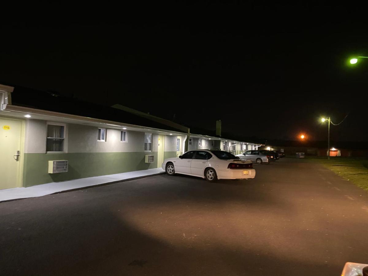 Red Carpet & Motel 2*