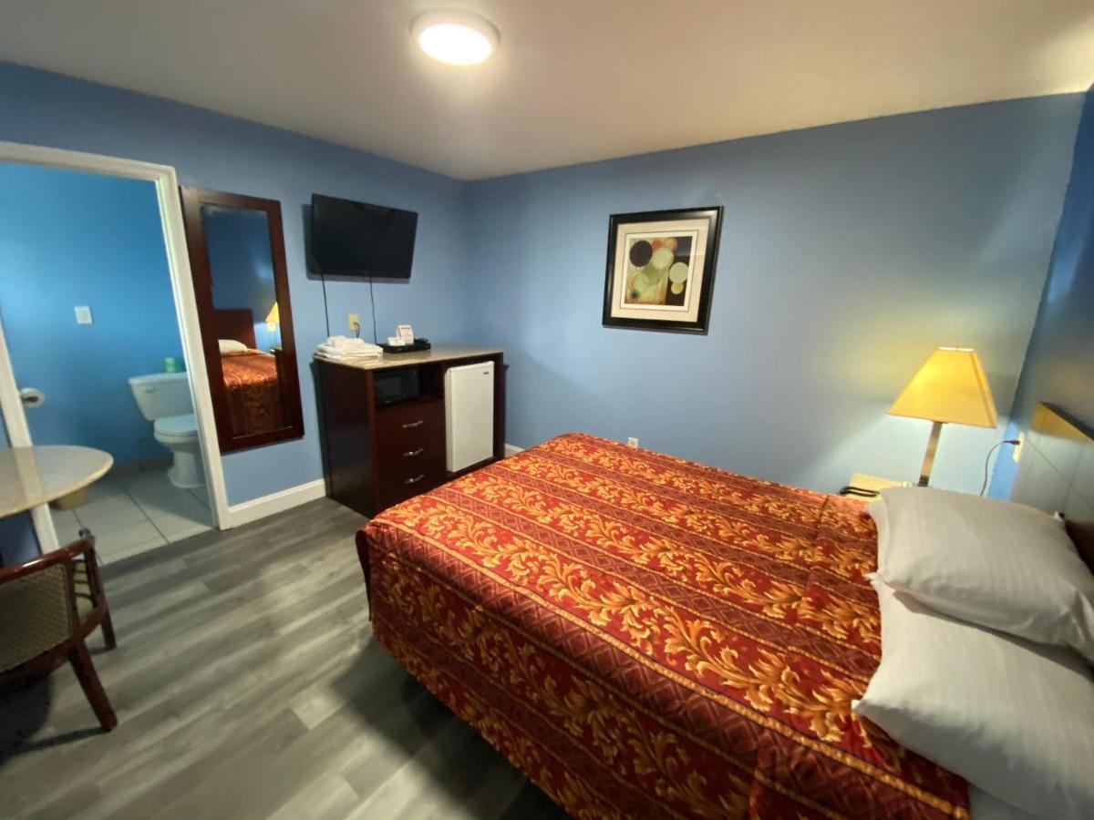 Red Carpet & Motel Wrightstown