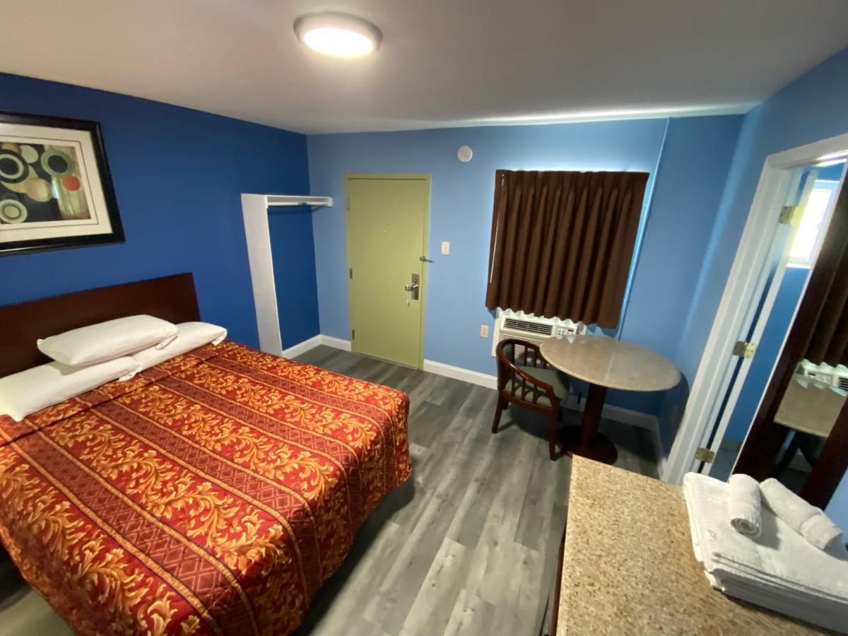 Red Carpet & Motel Wrightstown