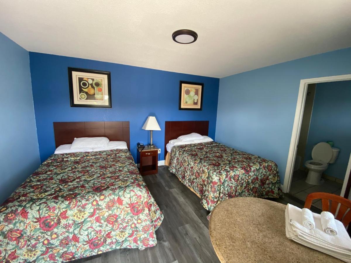 Red Carpet & 2* Wrightstown