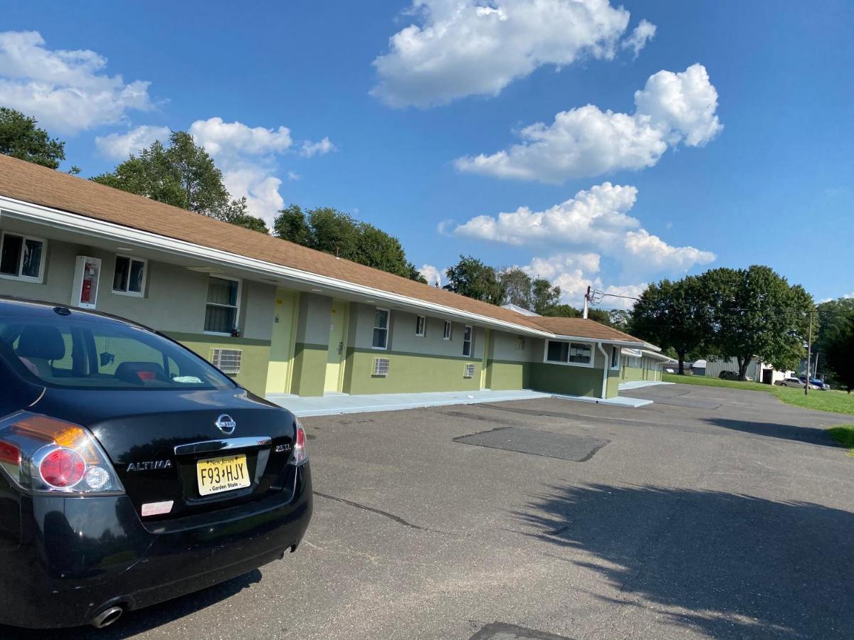 Red Carpet & Motel Wrightstown
