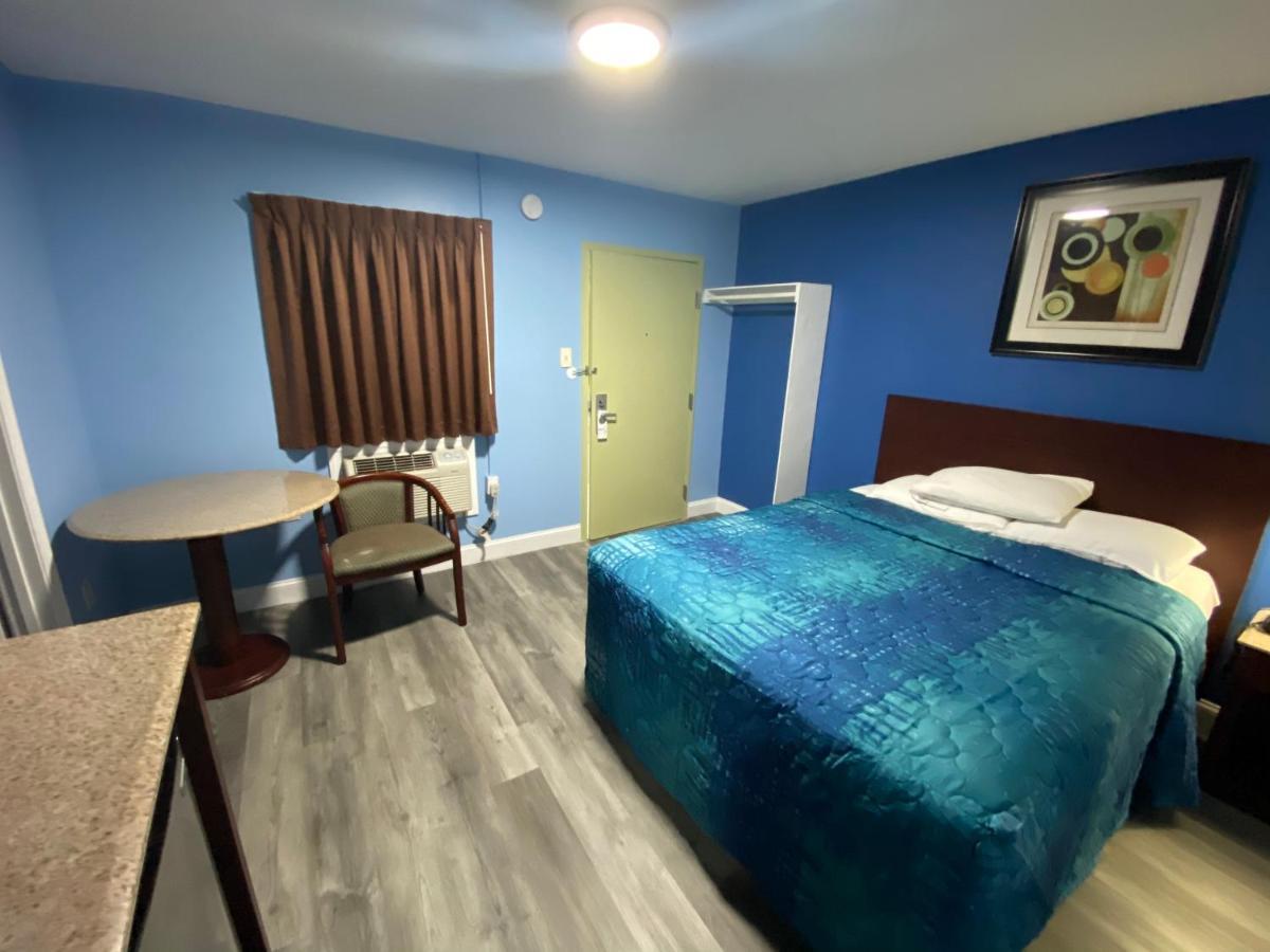 Motel Red Carpet &