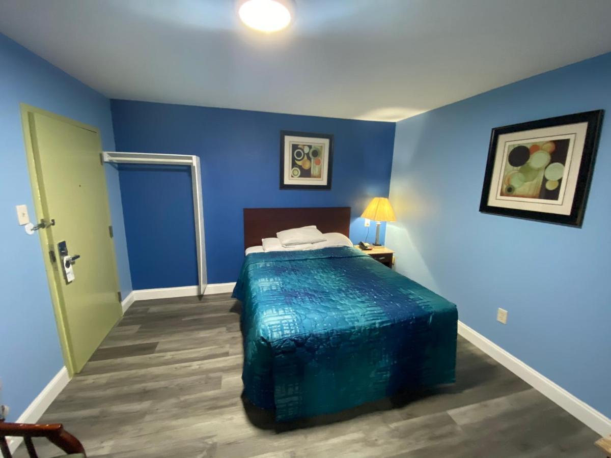 Red Carpet & 2* Wrightstown