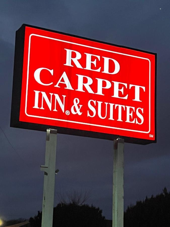 Red Carpet & 2* Wrightstown