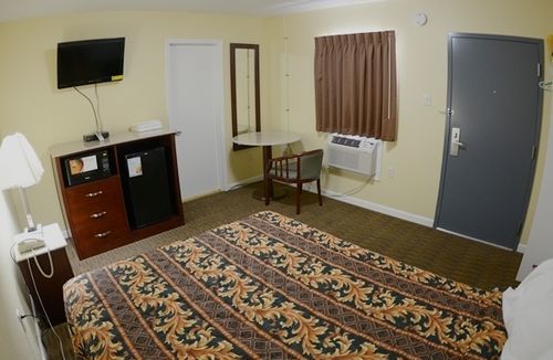Motel Red Carpet &